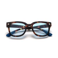 OKKIA  Giovanni Habana Clásico y azul (lentes azules)